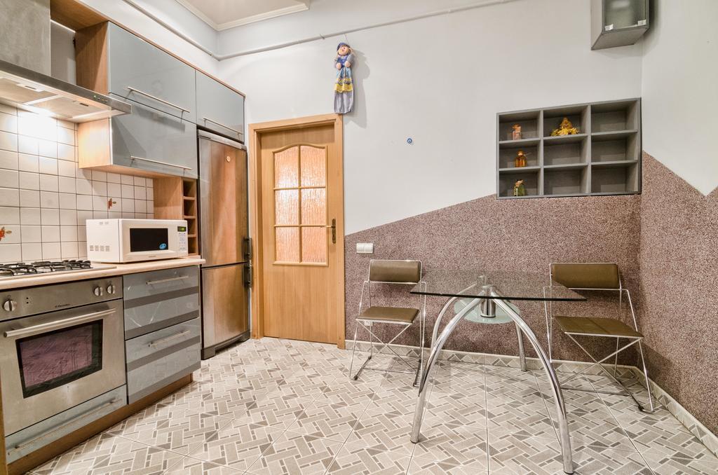 Apartamenty Lesi Ukrainky 17 Lviv Rom bilde