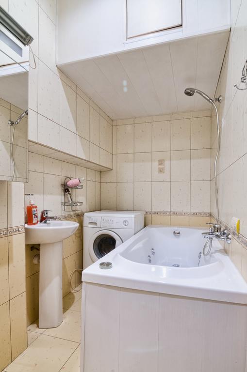 Apartamenty Lesi Ukrainky 17 Lviv Eksteriør bilde